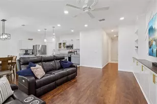 2270 Hemingway Cir, Groveland, FL 34736 - Photo 4