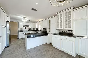 1613 Carrera Dr, The Villages, FL 32159 - Photo 2