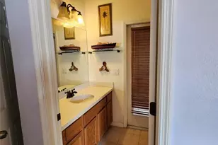 1829 Mira Lago Cir, Ruskin, FL 33570 - Photo 20