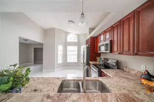 10201 Vista Cove Ln, Orlando, FL 32825 - Photo 6