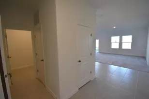 2090 Gold Dust Dr, Clermont, FL 34715 - Photo 4