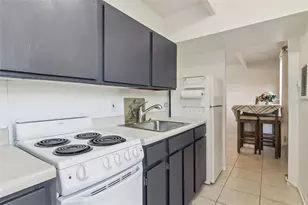 3037 Club Cir, Lakeshore, FL 33854 - Photo 10