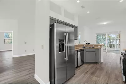 103 Crescent Moon Drive, Groveland, FL 34736 - Photo 8