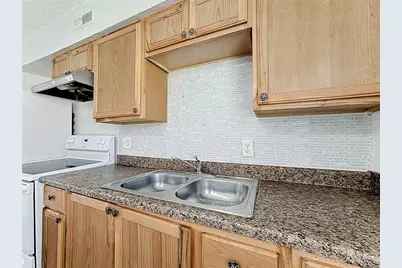 694 Michigan Court #3, Saint Cloud, FL 34769 - Photo 8