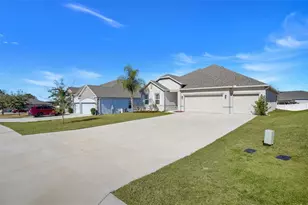 1814 Forest Glen Dr, Fruitland Park, FL 34731 - Photo 2
