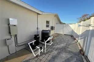 1575 Eunice Ln, Clearwater, FL 33756 - Photo 4