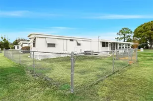 1125 Elkhart Cir, Tavares, FL 32778 - Photo 28