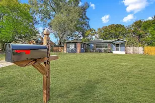 2106 Cordova Dr, Sanford, FL 32771 - Photo 2