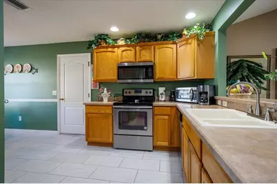 17340 SE 70th Royal Pine Court, The Villages, FL 32162 - Photo 4