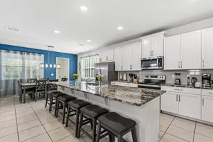 2009 Tropical Palms Cir, Kissimmee, FL 34747 - Photo 4