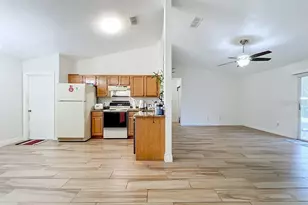 8818 Reservation Dr, Orlando, FL 32829 - Photo 16