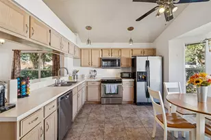 304 Sterling Lake Dr, Ocoee, FL 34761 - Photo 14