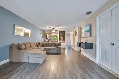 404 Country Lane NE #404, Winter Haven, FL 33881 - Photo 4