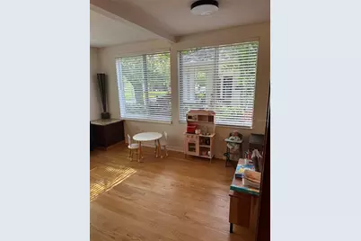 1401 5th Street N, Saint Petersburg, FL 33704 - Photo 4