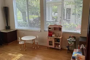 1401 5th St N, Saint Petersburg, FL 33704 - Photo 4