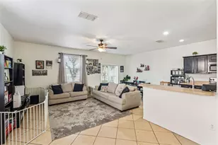 3933 Pemberly Pines Cir, Saint Cloud, FL 34769 - Photo 8