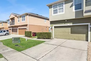 3933 Pemberly Pines Cir, Saint Cloud, FL 34769 - Photo 4