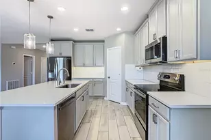 5318 Pavia Dr, Saint Cloud, FL 34771 - Photo 4