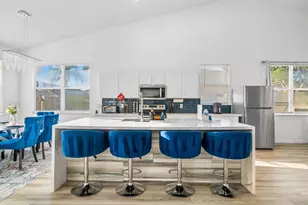 137 S Roma Way, Kissimmee, FL 34746 - Photo 4