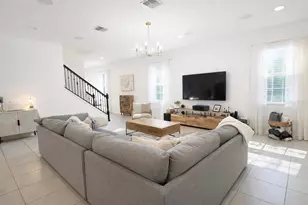 8205 Bayliss Ct, Orlando, FL 32825 - Photo 6