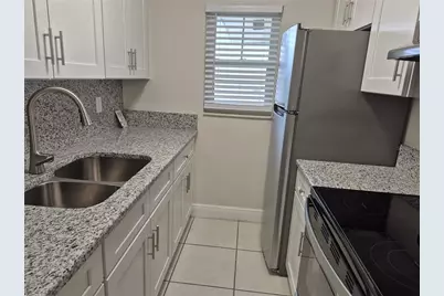 845 Sky Lake Circle #D, Orlando, FL 32809 - Photo 2