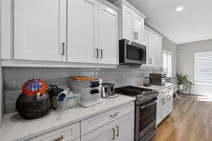 10710 Falling Leaf Ct, Parrish, FL 34219 - Photo 16