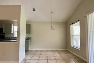 579 Rouzer St, Apopka, FL 32712 - Photo 4