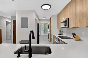 5356 Burning Tree Dr, Orlando, FL 32811 - Photo 6