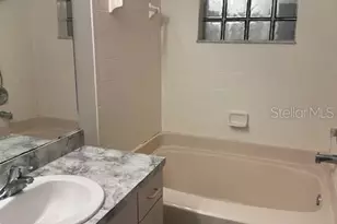 2507 Woods Edge Cir, Orlando, FL 32817 - Photo 10