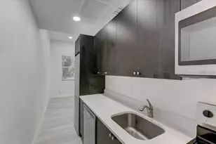 1862 6th St, Sarasota, FL 34236 - Photo 8