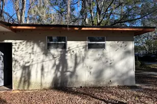 319 N Myrtle St, Starke, FL 32091 - Photo 4