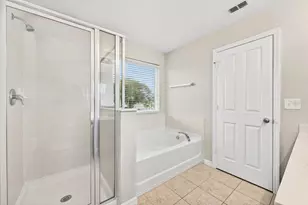 1709 Calm Waters Ct, Tavares, FL 32778 - Photo 18