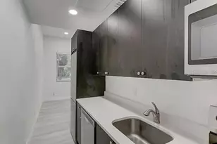 1862 6th St, Sarasota, FL 34236 - Photo 8