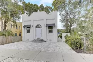 1862 6th St, Sarasota, FL 34236 - Photo 2