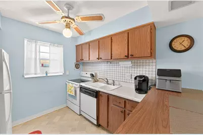 5505 Hernandes Dr #240, Orlando, FL 32808 - Photo 14