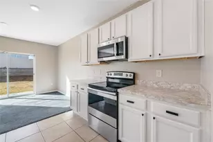 305 Meadowbrook Blvd, Winter Haven, FL 33881 - Photo 8