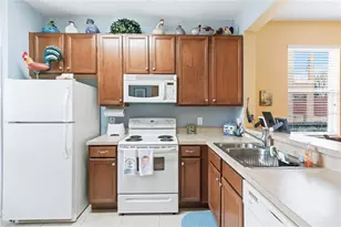 1240 Retreat View Cir, Sanford, FL 32771 - Photo 10