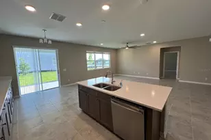 9429 Crescent Ray Dr, Wesley Chapel, FL 33545 - Photo 4