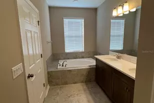 9429 Crescent Ray Dr, Wesley Chapel, FL 33545 - Photo 6