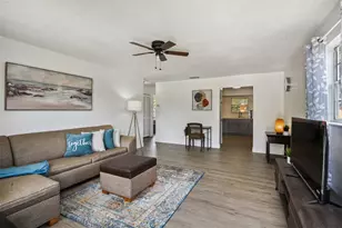 811 W Magnolia St, Kissimmee, FL 34741 - Photo 4