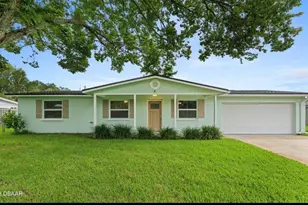 323 Scotland Dr, Daytona Beach, FL 32117 - Photo 1