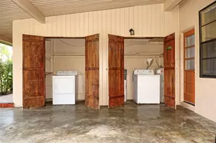 882 Prim Dr, Orlando, FL 32803 - Photo 16