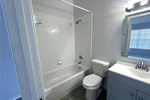 2320 Lake Woodberry Cir, Brandon, FL 33510 - Photo 14