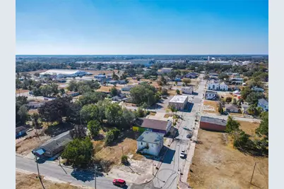 215 Lincoln Avenue, Lake Wales, FL 33853 - Photo 4