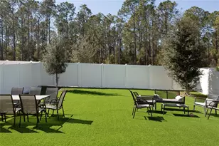 2015 Hemingway Cir, Groveland, FL 34736 - Photo 2