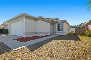 532 Scarlet Maple Ct, Plant City, FL 33563 - Photo 2