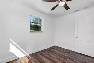 2027 30th Ave N, Saint Petersburg, FL 33713 - Photo 18