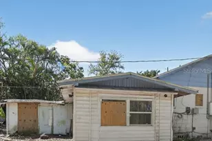 617 32nd St W, Bradenton, FL 34205 - Photo 2