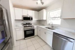 1315 Braebury Dr, Leesburg, FL 34748 - Photo 2