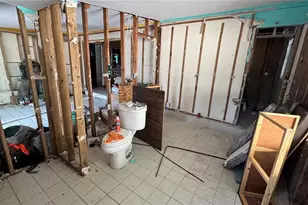 5290 Circle Dr, Weeki Wachee, FL 34607 - Photo 10